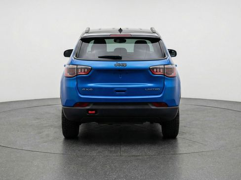 Used 2025 Jeep Compass Trailhawk AWD/4WD image 7