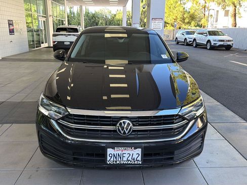 Certified 2024 Volkswagen Jetta SE w/ Panoramic Sunroof Package FWD image 8