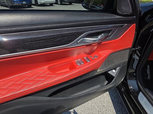 Used 2022 BMW 740i w/ M Sport Package image 14