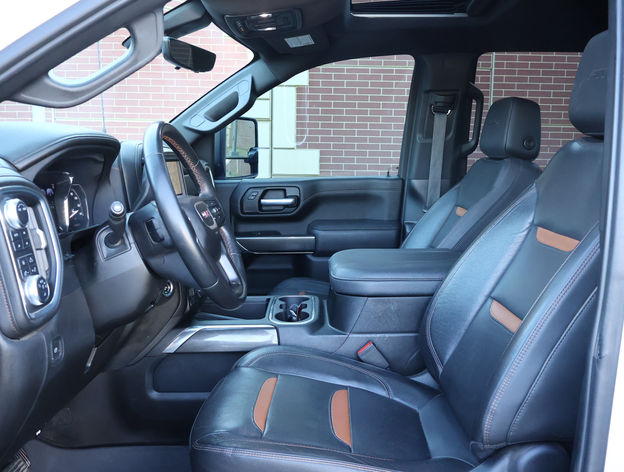 Used 2023 GMC Sierra 2500 AT4 w/ AT4 Preferred Package AWD/4WD image 11