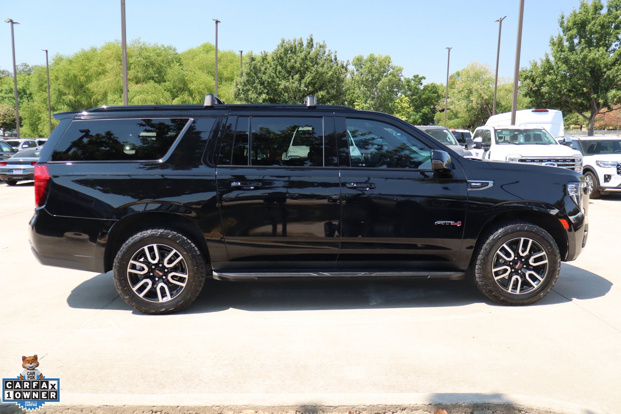 Used 2023 GMC Yukon XL AT4 AWD/4WD image 2