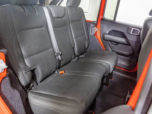Used 2019 Jeep Wrangler Unlimited Sahara AWD/4WD image 39