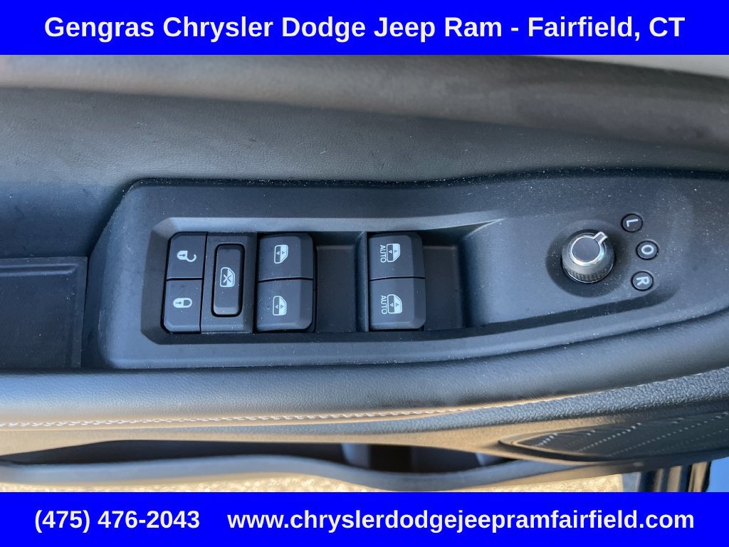 Used 2025 Jeep Grand Cherokee Limited AWD/4WD image 44