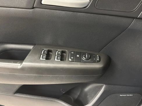 Used 2017 Kia Sportage EX w/ EX Technology Package FWD image 16