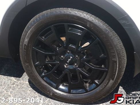 Certified 2022 Kia Telluride SX w/ SX Prestige Package AWD/4WD image 10