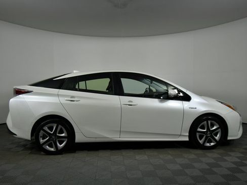 Used 2018 Toyota Prius Four Touring image 15