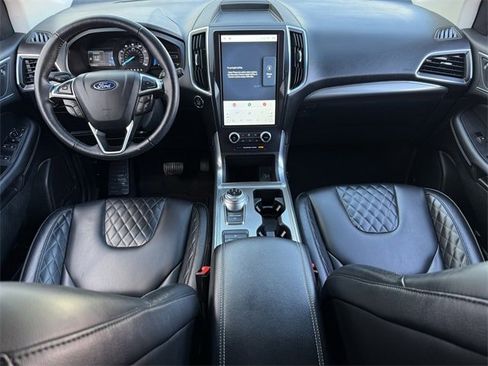Used 2024 Ford Edge Titanium image 11