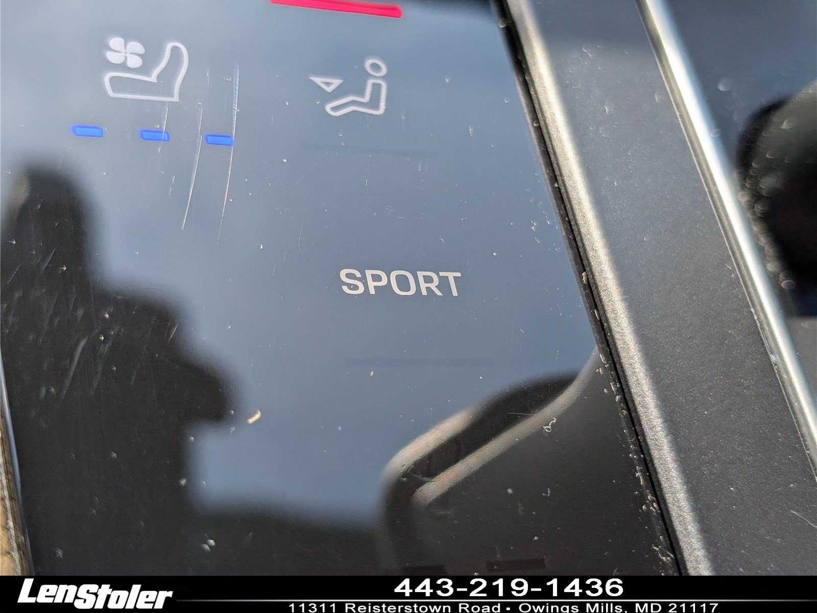 Used 2024 Porsche Macan AWD/4WD image 27