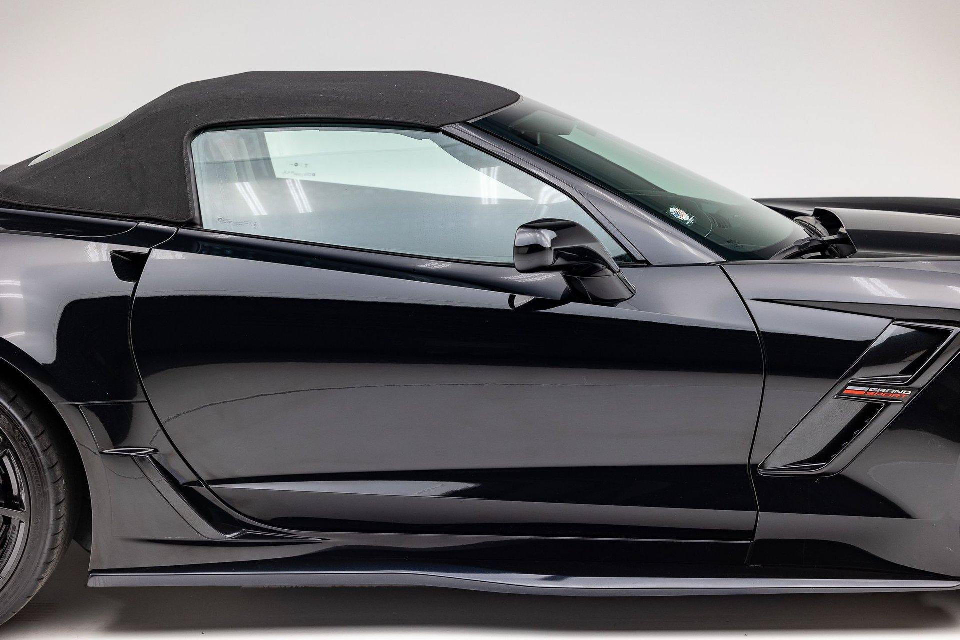 Used 2019 Chevrolet Corvette Grand Sport w/ Carbon Flash Badge Package RWD image 26
