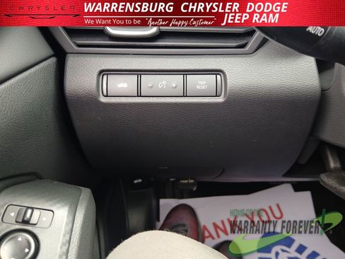 Used 2024 Nissan Altima 2.5 SV FWD image 30