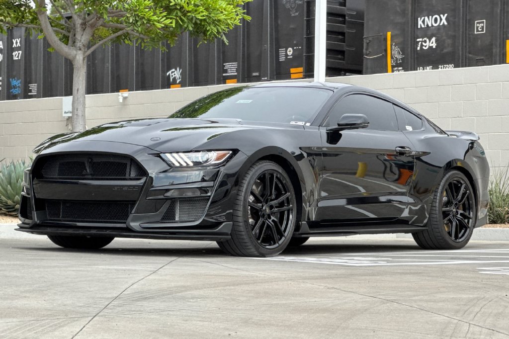 Used 2022 Ford Mustang Shelby GT500 w/ Technology Package RWD image 12