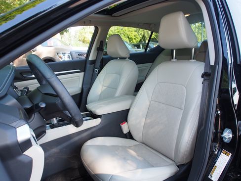 Used 2023 Nissan Altima 2.5 SL AWD/4WD image 16