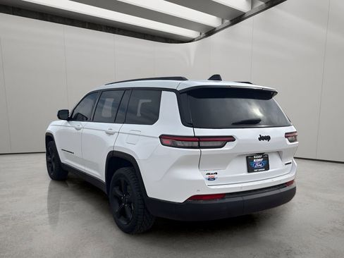 Used 2024 Jeep Grand Cherokee L Limited w/ Black Appearance Package image 3