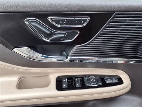 Certified 2022 Lincoln Corsair FWD w/ Equipment Group 101A image 7