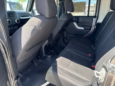 Certified 2017 Jeep Wrangler Unlimited Rubicon w/ Connectivity Group AWD/4WD image 7