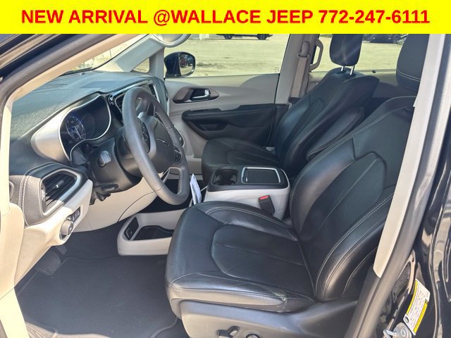 Certified 2022 Chrysler Pacifica Touring-L w/ Uconnect Theater Family Group AWD/4WD image 8