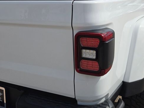 Certified 2020 Jeep Gladiator Rubicon image 11