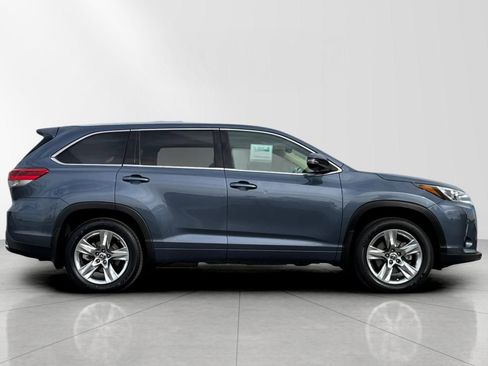 Used 2018 Toyota Highlander Limited image 3