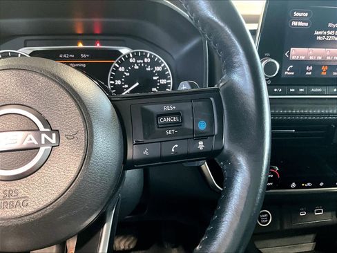 Used 2023 Nissan Rogue SV w/ SV Premium Package image 24