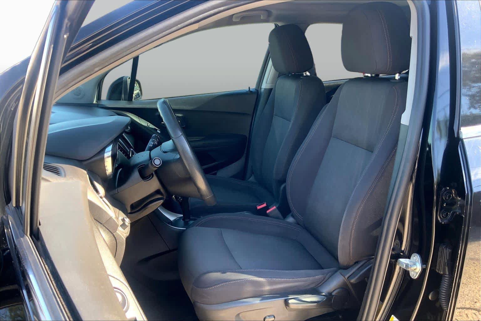 Used 2019 Chevrolet Trax LT FWD image 8