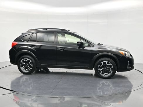 Used 2017 Subaru Crosstrek 2.0i Limited AWD/4WD image 4