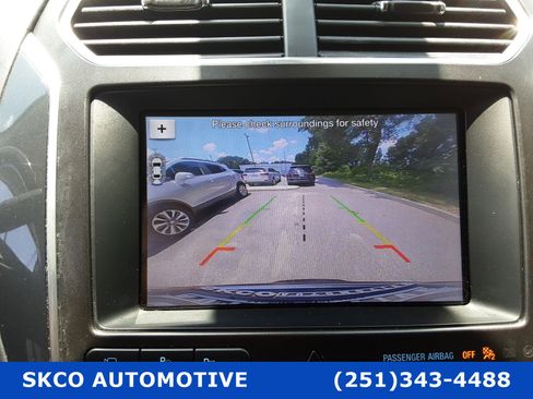 Used 2019 Ford Explorer Platinum image 17