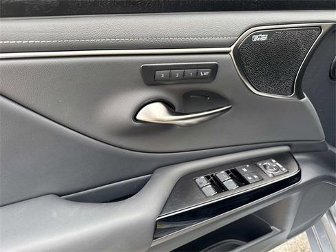 New 2025 Lexus ES 350 Ultra Luxury image 18