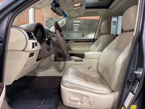 Used 2019 Lexus GX 460 Premium w/ Premium Package image 13