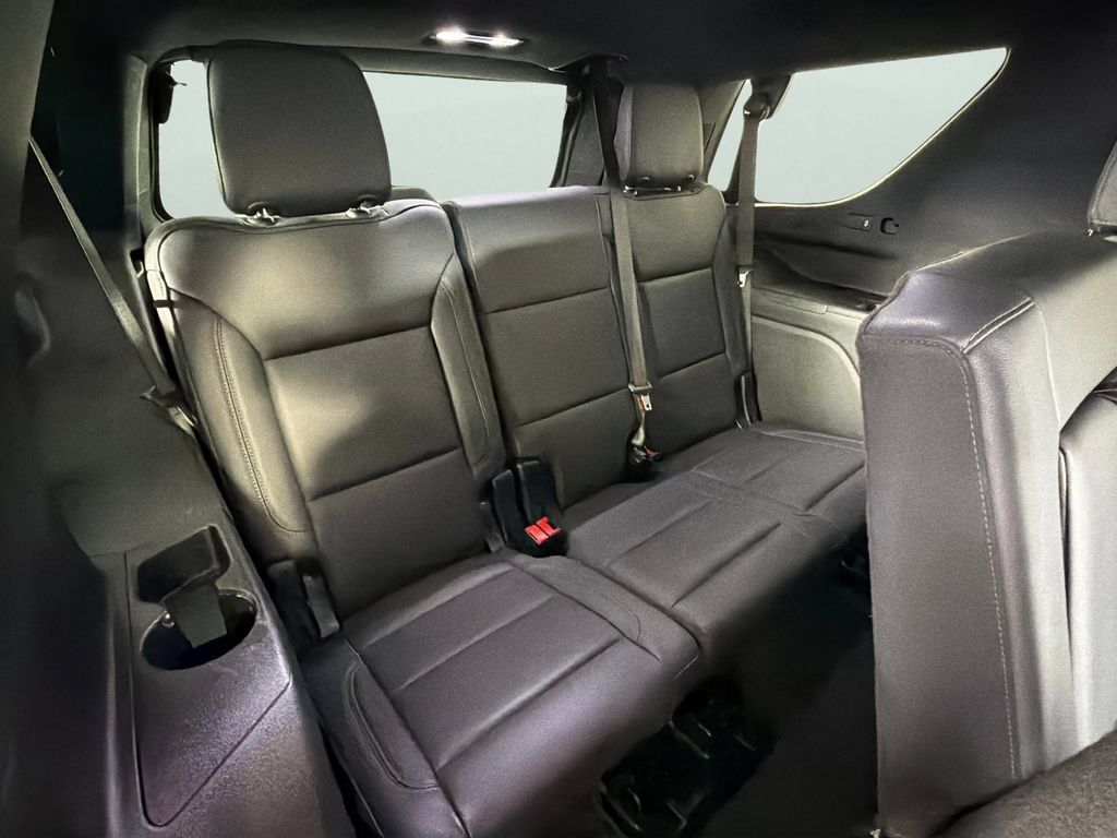 Used 2025 Chevrolet Tahoe LT AWD/4WD image 31