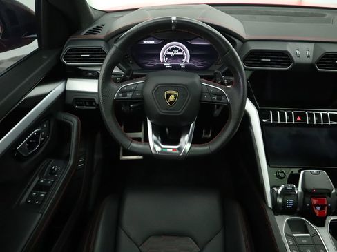Used 2021 Lamborghini Urus image 10