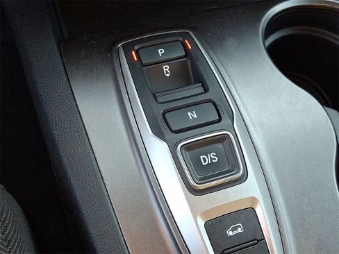 Used 2022 Honda Pilot Sport image 15