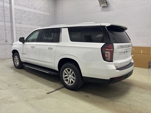Used 2024 Chevrolet Suburban LT image 5