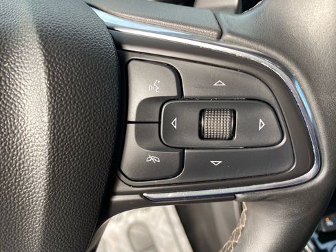 Used 2023 Buick Envision Preferred image 18