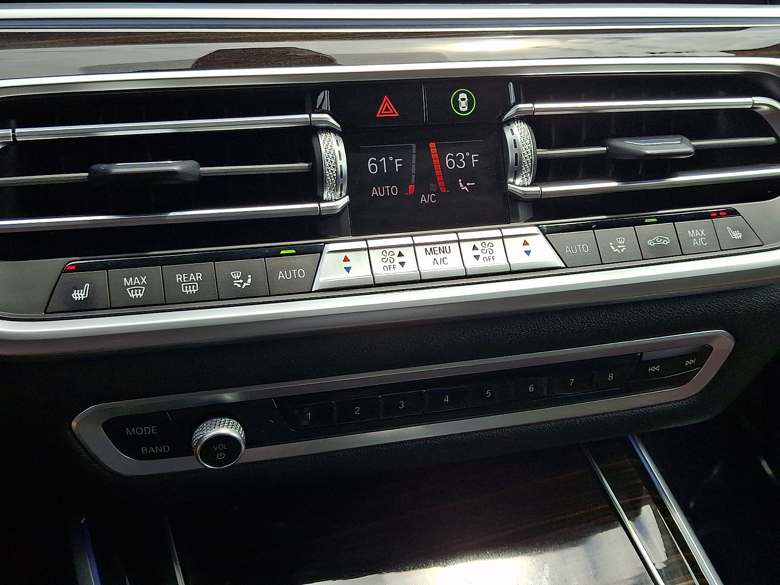 Used 2021 BMW X7 xDrive40i w/ Premium Package AWD/4WD image 15