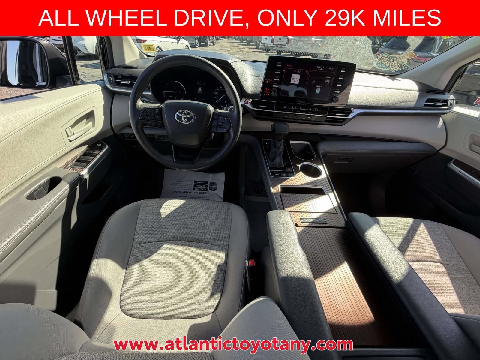 Used 2022 Toyota Sienna LE AWD/4WD image 17