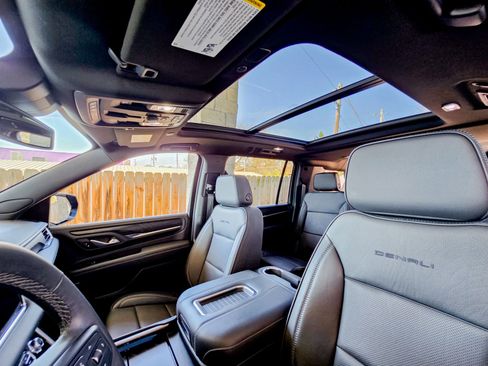 Used 2024 GMC Yukon XL Denali image 26