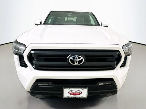 Used 2025 Toyota Tacoma SR5 image 2
