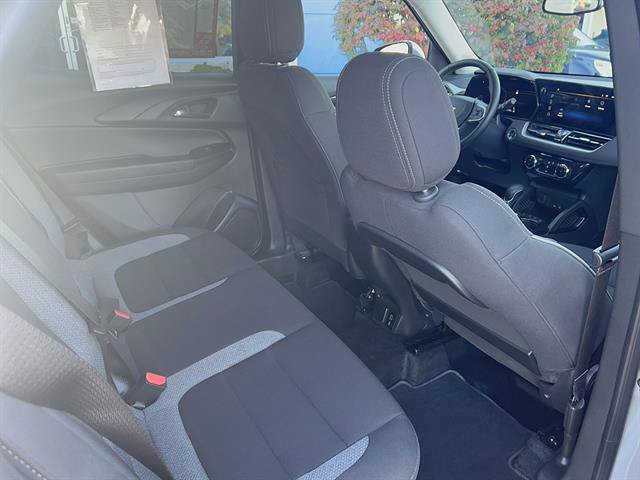Used 2024 Chevrolet TrailBlazer LT w/ Convenience Package AWD/4WD image 16