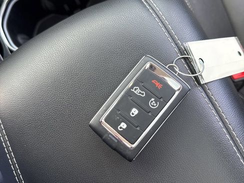 Used 2022 Jeep Grand Cherokee Limited image 27