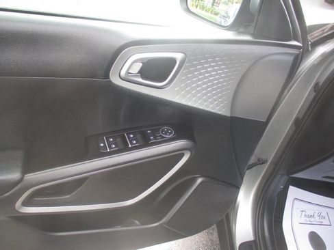 Used 2024 Kia Soul LX w/ Option Group 015 image 13