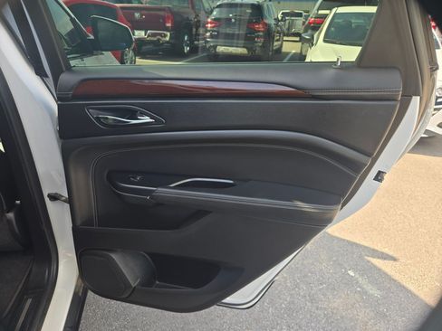 Used 2015 Cadillac SRX Luxury w/ Driver Awareness Package FWD image 22