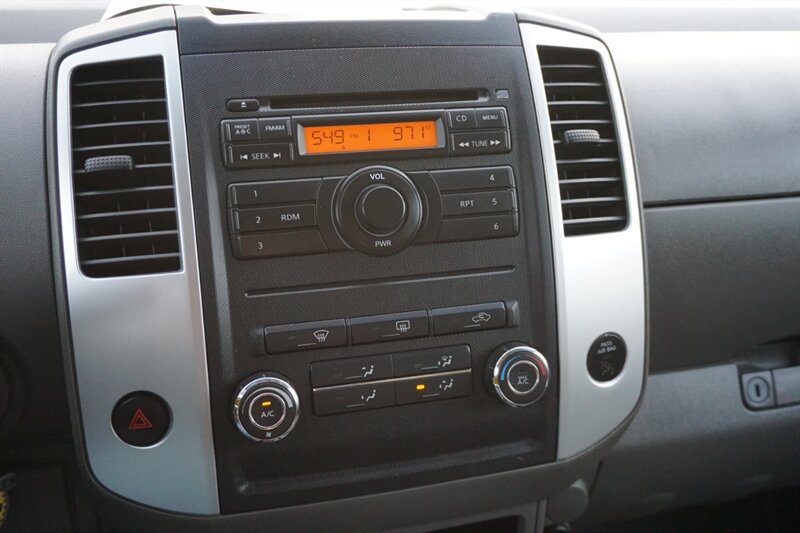 Used 2009 Nissan Frontier SE w/ SE Value Truck Pkg RWD image 39