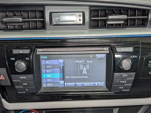 Used 2016 Toyota Corolla LE image 18