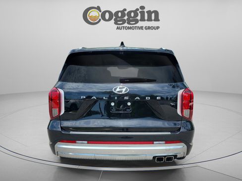 Used 2023 Hyundai Palisade Calligraphy w/ Cargo Package FWD image 4