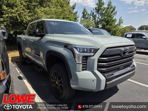Used 2025 Toyota Tundra Limited AWD/4WD image 1