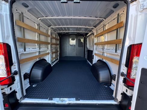 Used 2025 RAM ProMaster 2500 w/ U-Haul Equipment Group FWD image 15