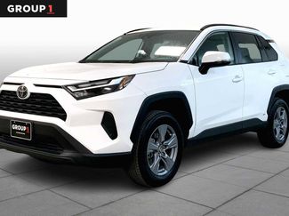 Used 2025 Toyota RAV4 XLE video 1