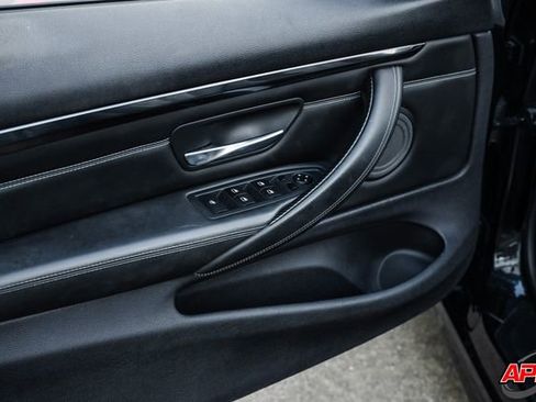 Used 2015 BMW M4 Convertible image 61