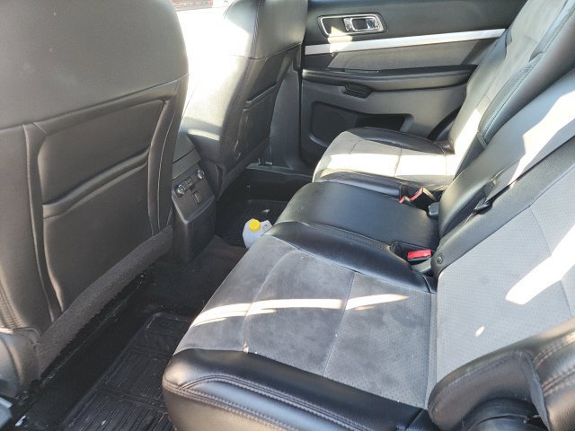 Used 2017 Ford Explorer XLT w/ Equipment Group 202A FWD image 37