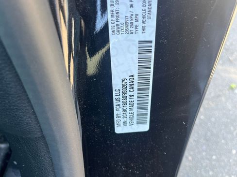 Used 2025 Chrysler Pacifica Select image 30